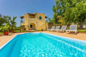Blue wave beach villa with pool 100m from the beach